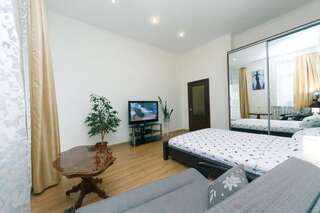 Апартаменты Apartment on Saksahanskoho Street Киев Апартаменты-23