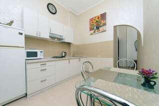 Апартаменты Apartment on Saksahanskoho Street Киев Апартаменты-8
